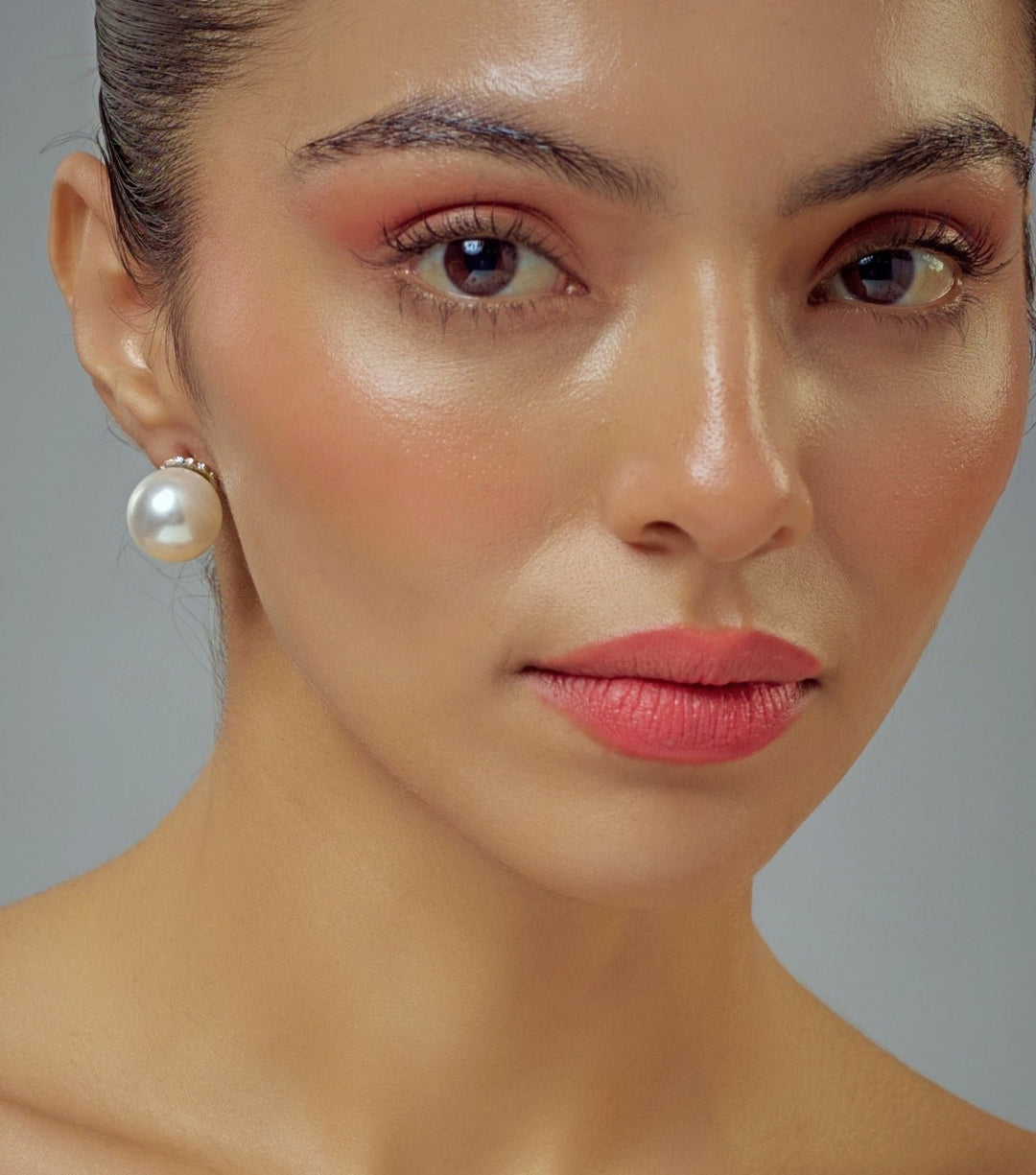 White Single Pearl Stud Earrings Vivinia by Vidhi Mehra - Fabilicious Fashion