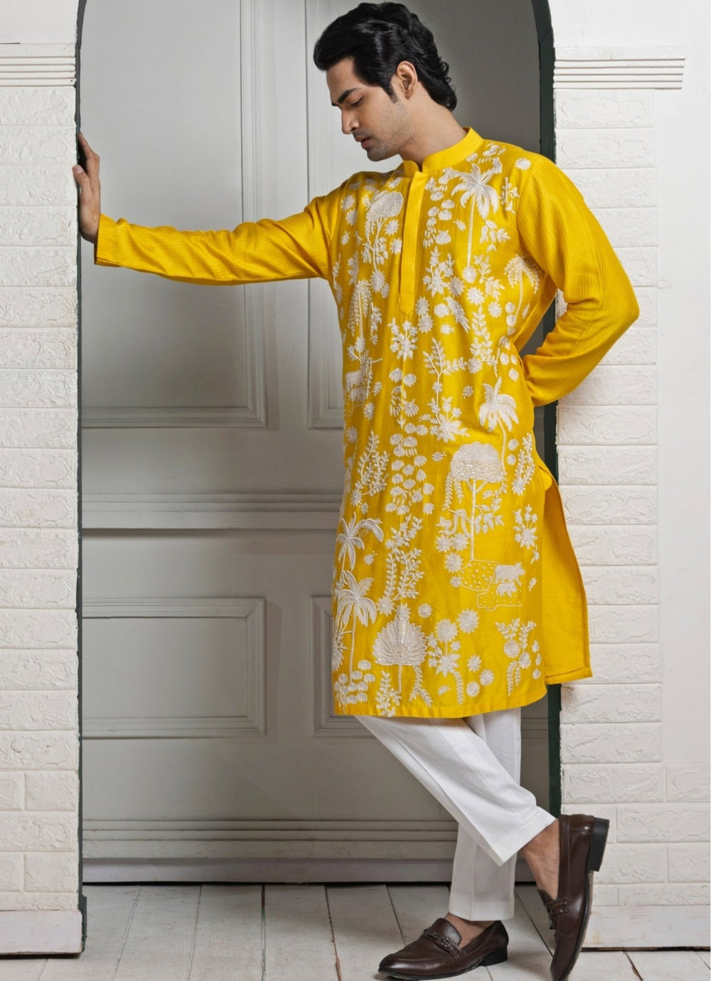 Yellow Chanderi Embroidered Kurta Pant Set Smriti - Fabilicious Fashion
