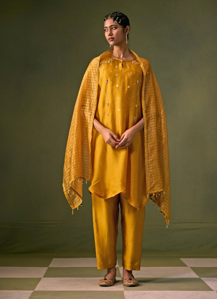 Prahnaaya Yellow Satin Kurta Pants SetFabilicious Fashion