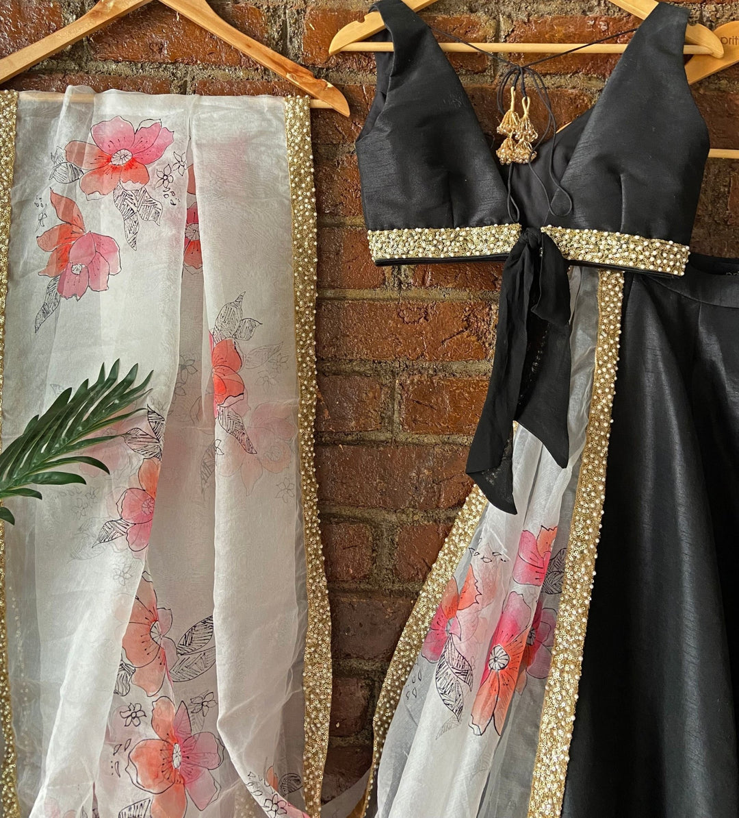 Black lehenga Set With Ivory Hand Painted Dupatta Priti Sahni - Fabilicious Fashion