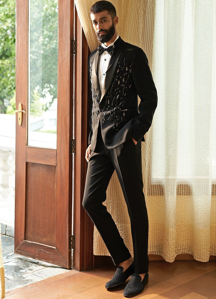 Dazzling Tuxedo Set Contrast by Parth - Fabilicious Fashion