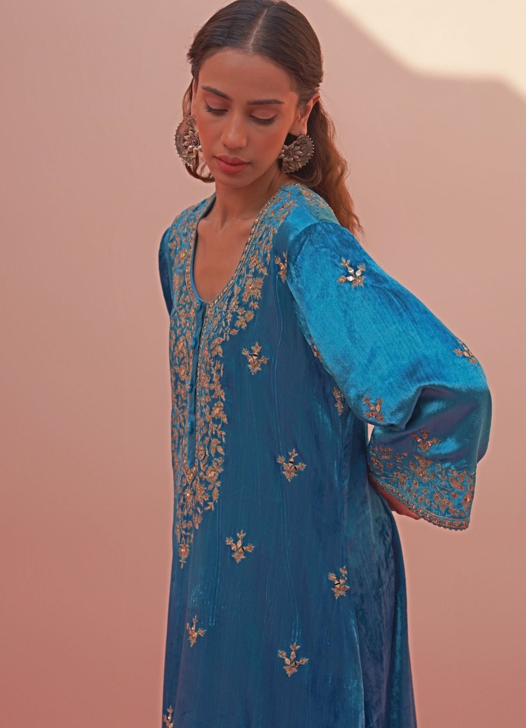 Firozi Blue And Pink Velvet Kurta Set Angad Singh - Fabilicious Fashion