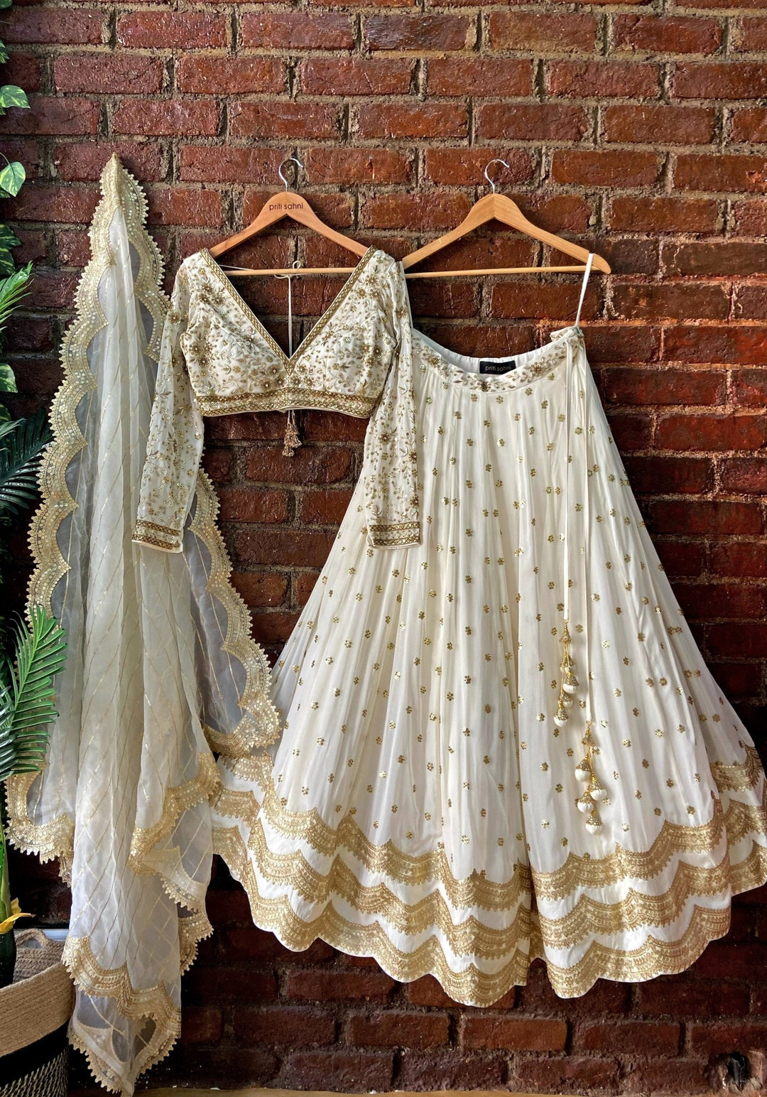 Ivory And Gold Georgette Lehenga Set Priti Sahni - Fabilicious Fashion