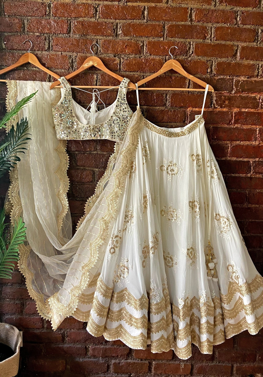 Ivory Embroidered Lehenga Set Priti Sahni - Fabilicious Fashion