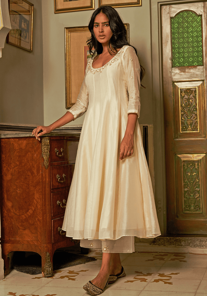 Ivory Kurta Set With Banarasi Dupatta Zoon Tribe - Fabilicious Fashion