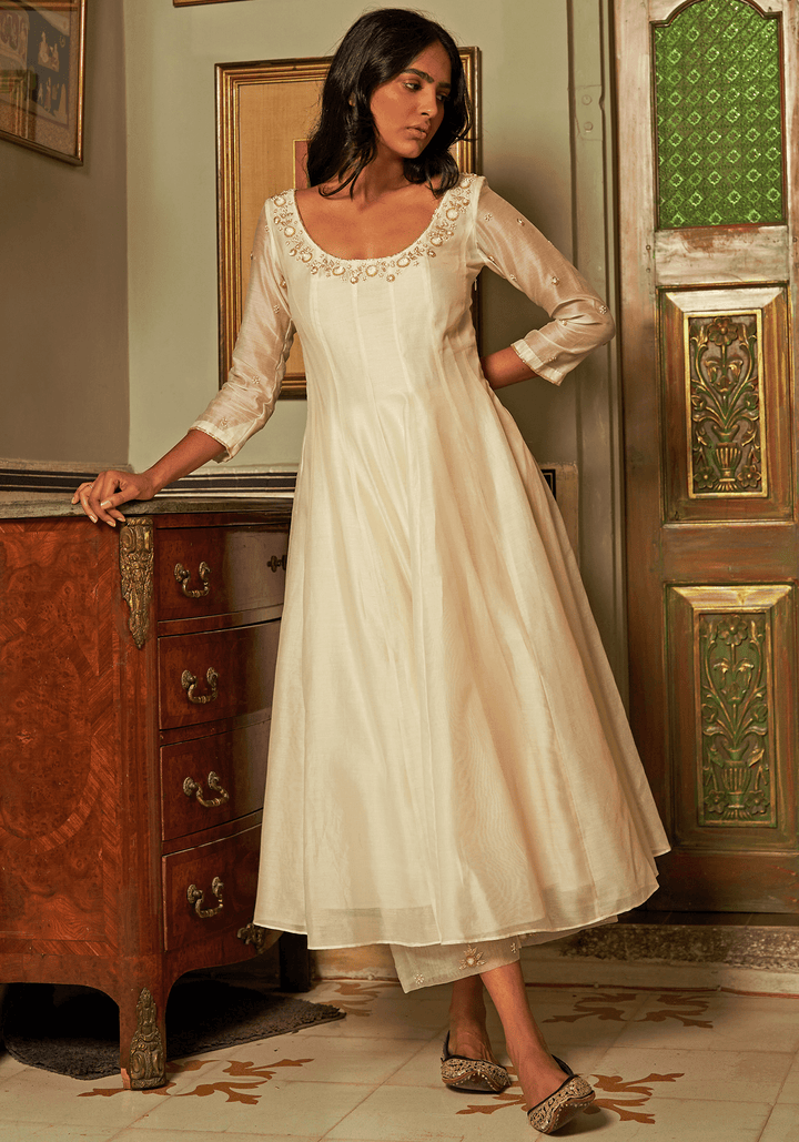 Ivory Kurta Set With Banarasi Dupatta Zoon Tribe - Fabilicious Fashion