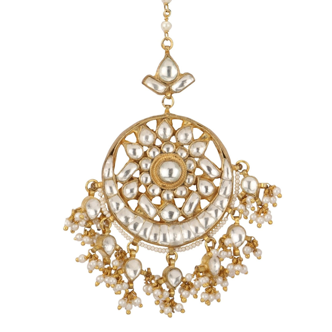Round Shaped Jadtar Maang Tikka Riana by Shikha Jindal - Fabilicious Fashion