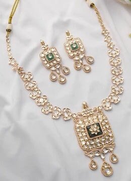 White Floral Centre Design Polki Set Zevar by Geeta - Fabilicious Fashion